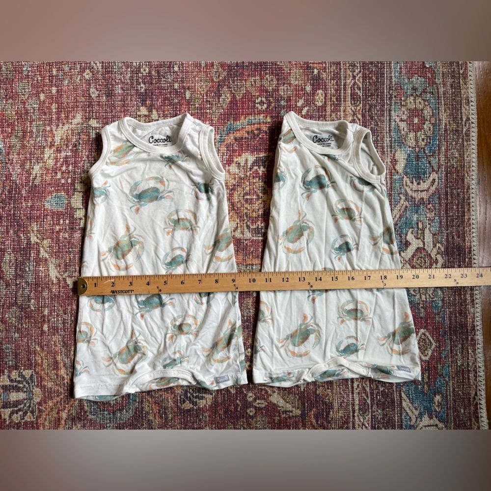 Coccoli matching set of 2 Baby Romper Tencel White with Blue and Orange Crabs - Picture 8 of 10
